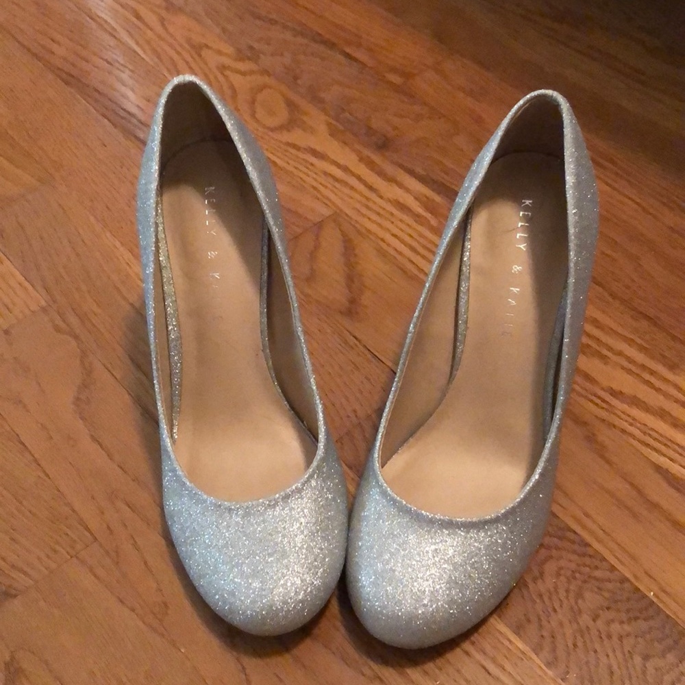 Closed toe silver sparkle pumps